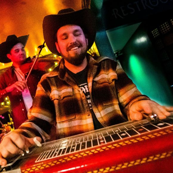 Meet your Posher, Nick - Picture 1 of 1